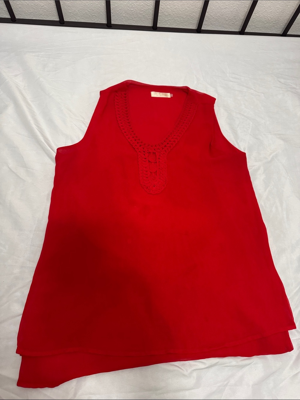 Women’s Red Crochet-Trim V-Neck Sleeveless Camisole
